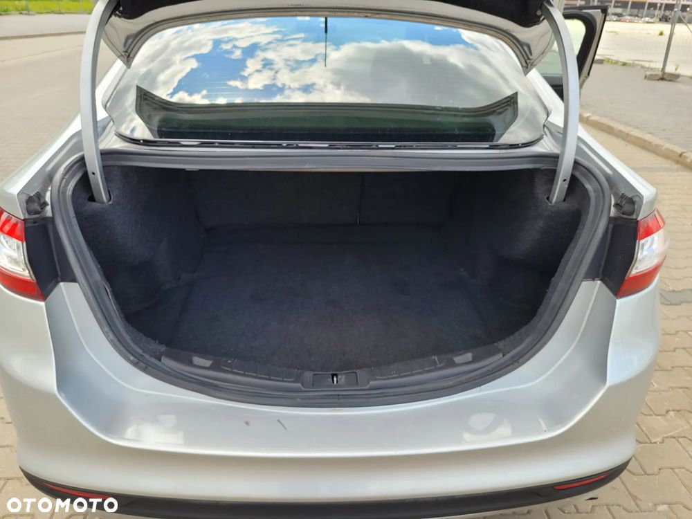 Ford Fusion - 10