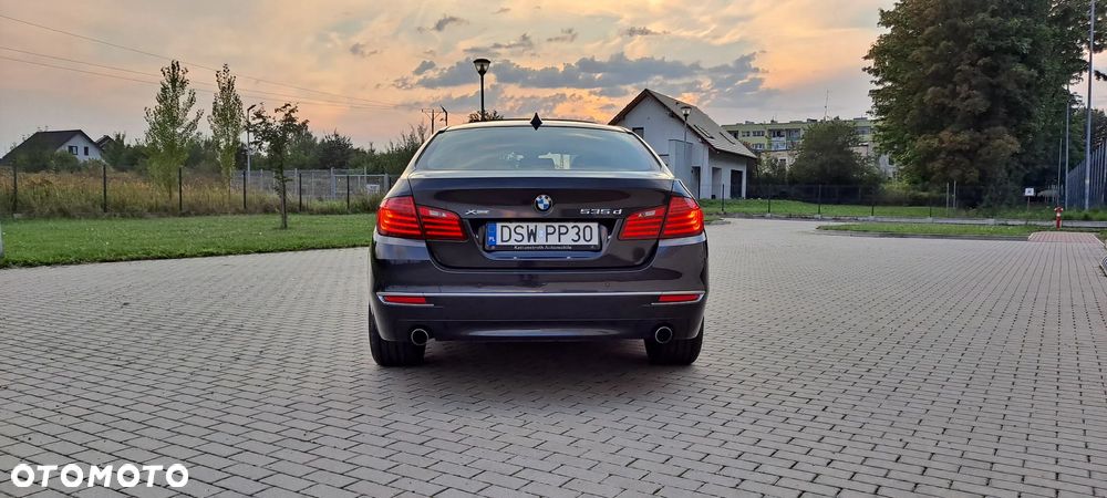 BMW Seria 5 535d Sport-Aut Modern Line - 28