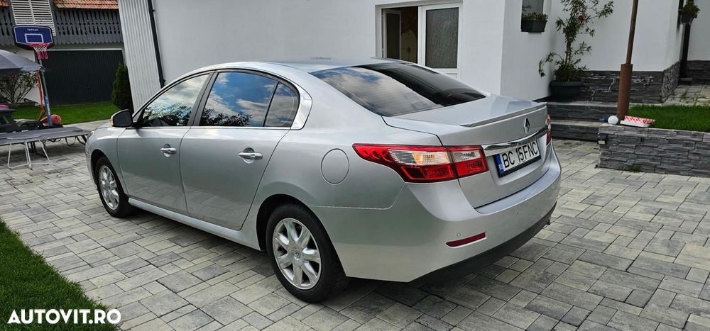 Renault Latitude 2.0 16 V Privilege - 16