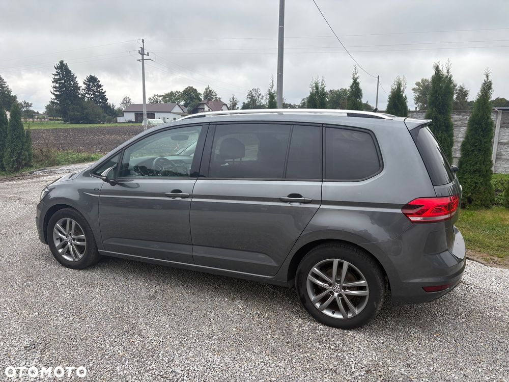 Volkswagen Touran - 3