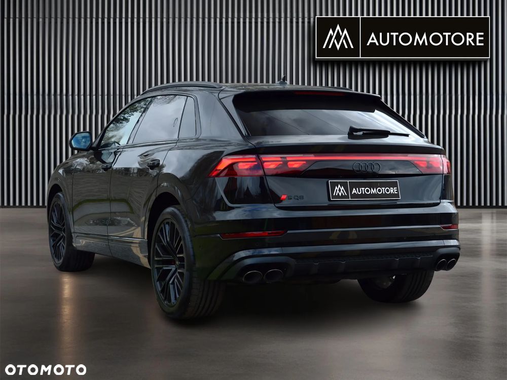 Audi SQ8 - 8