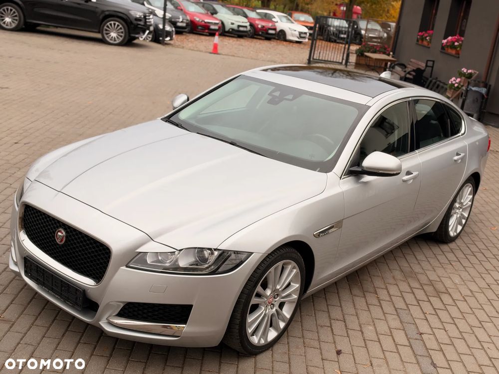 Jaguar XF 3.0 TDV6 300 Sport - 10