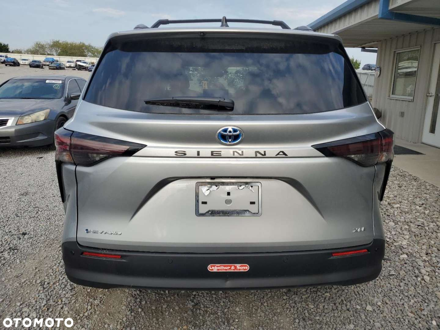 Toyota Sienna - 3