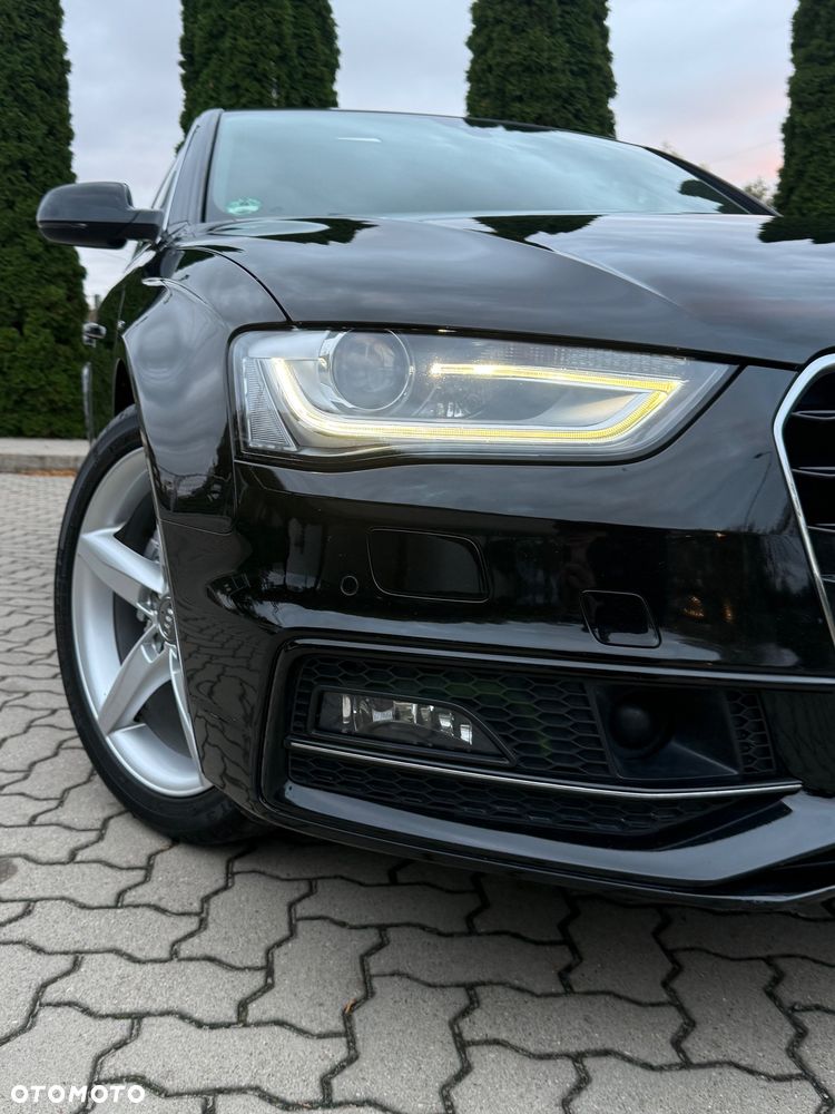 Audi A4 Avant 2.0 TDI DPF clean diesel S line Sportpaket - 26