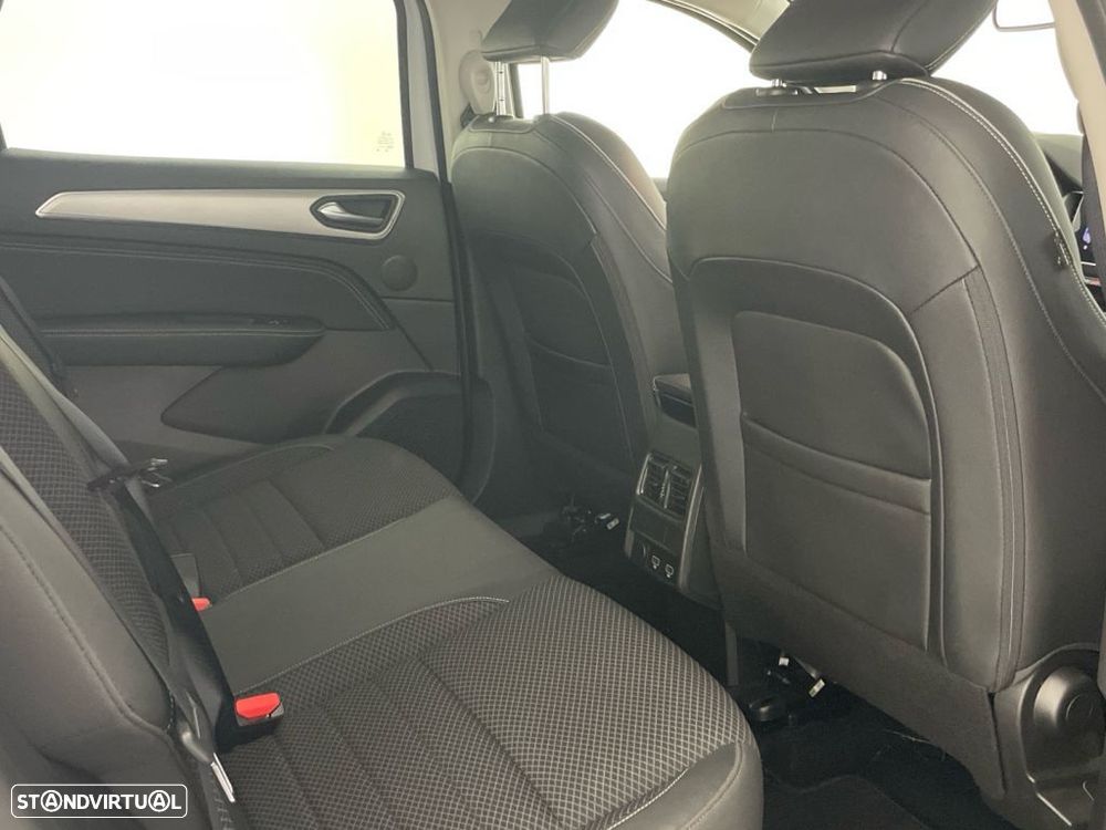 Renault Arkana 1.3 TCe Techno EDC - 24