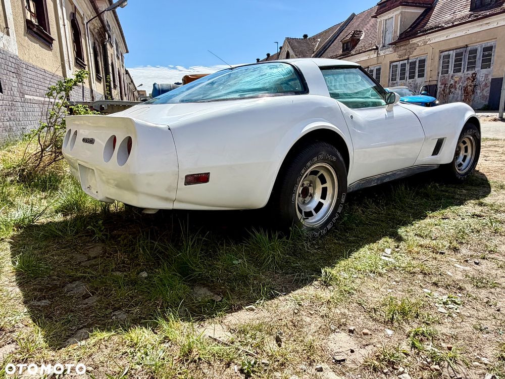 Chevrolet Corvette - 6
