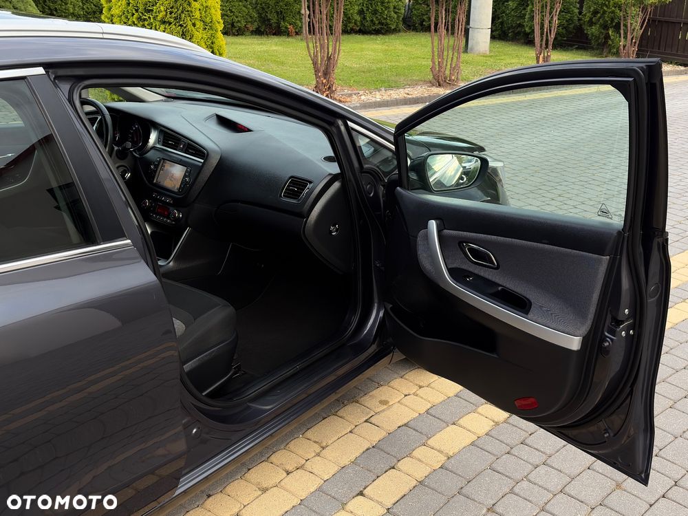 Kia Ceed 1.6 CRDi 136 ISG Platinum Edition - 33