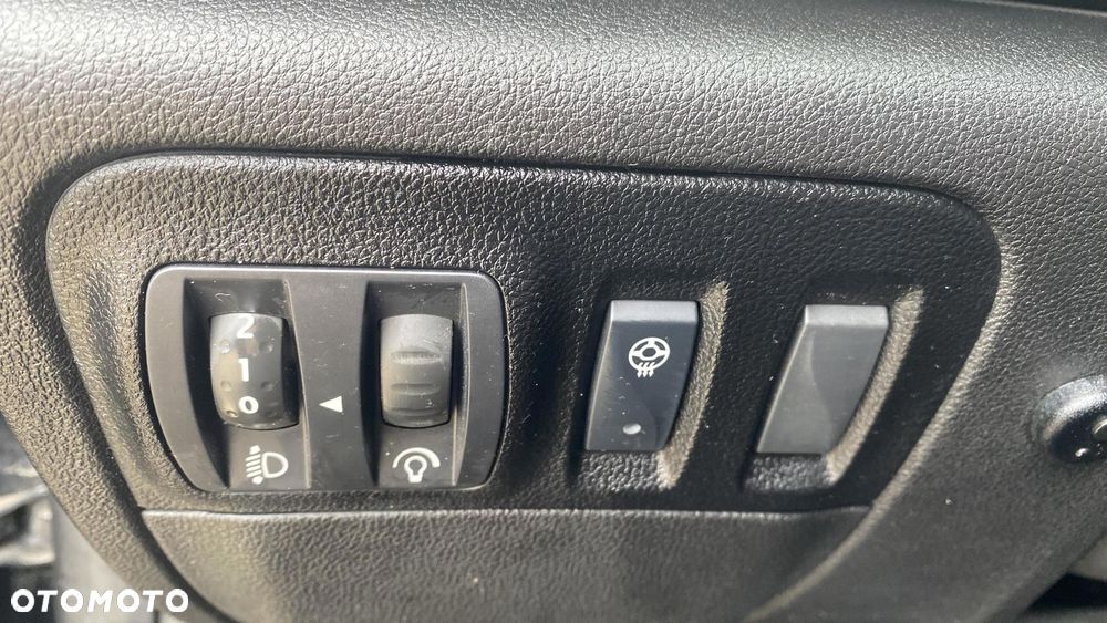 Renault Megane 1.3 TCe FAP Techno EDC - 19