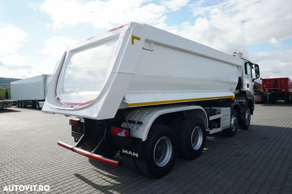 MAN TGS 41.460 / 8x6 / BASCULANTĂ CU DESCĂRCARE SPATE - 5,9 M / MANUALĂ / NAVIGAȚIE / - 12
