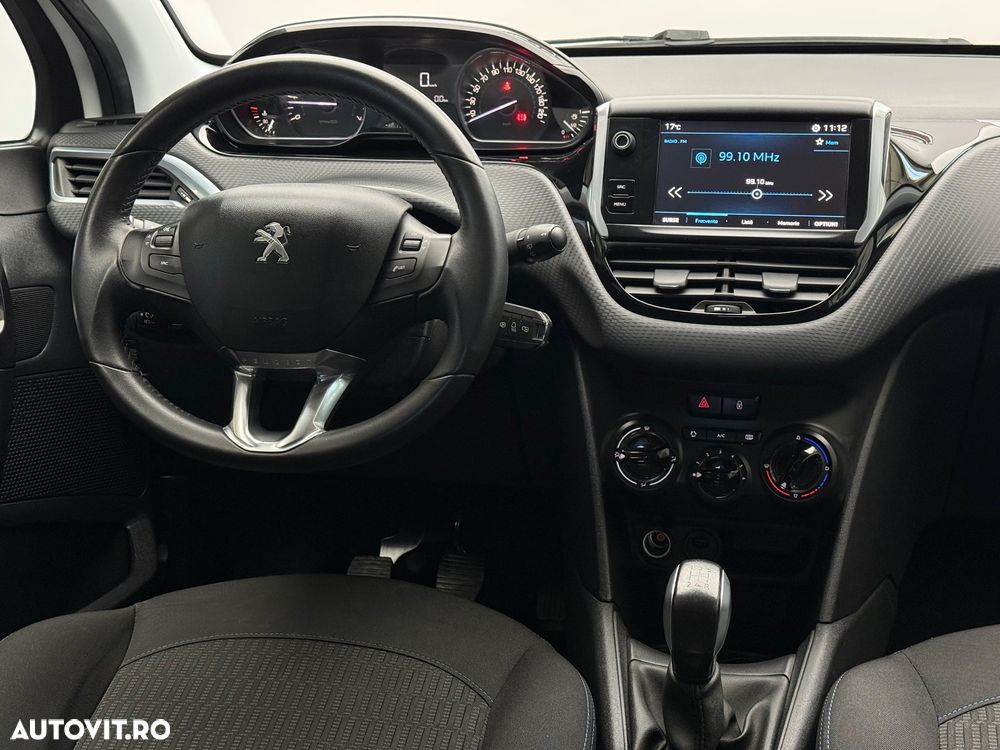 Peugeot 208 PureTech 82 Style - 8