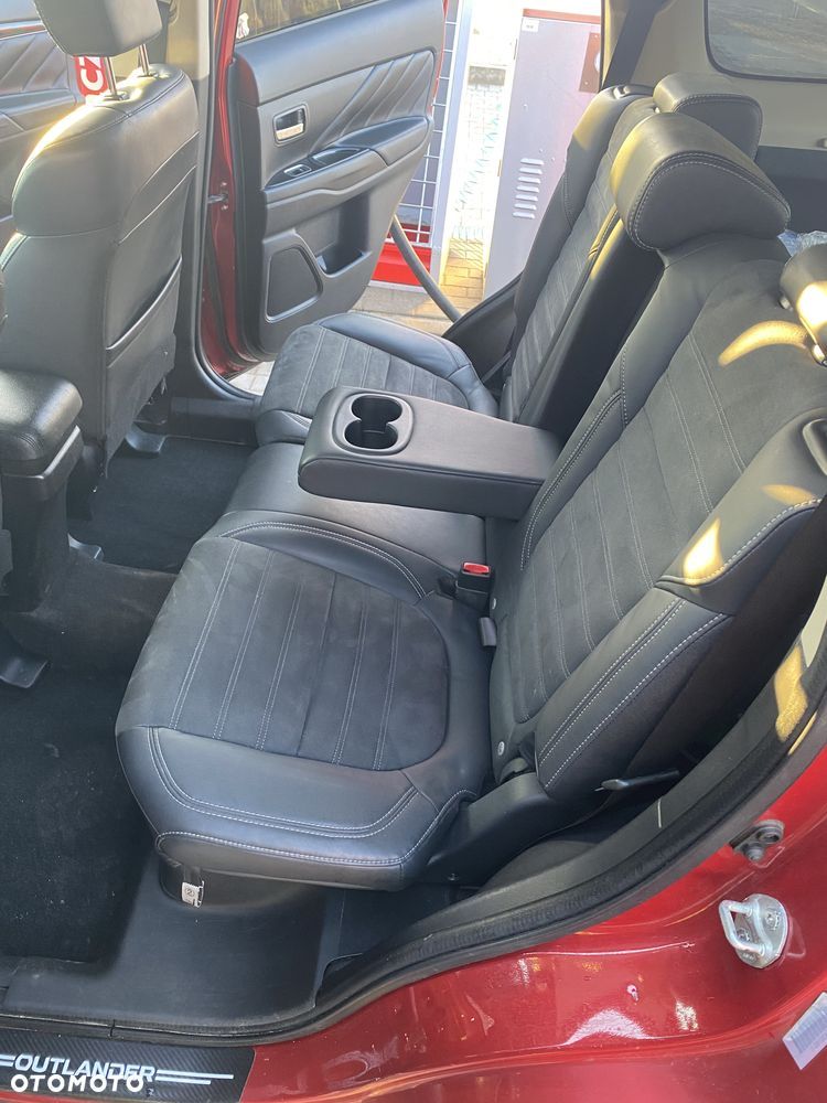 Mitsubishi Outlander - 12