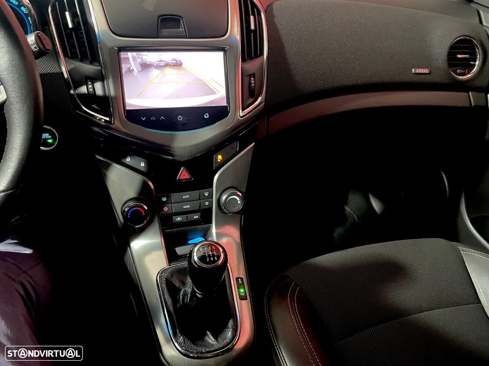 Chevrolet Cruze SW 1.7 VCDi LTZ - 26
