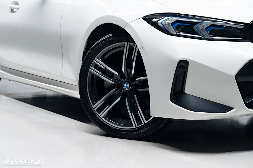 BMW 330 e Touring xDrive Aut. M Sport - 4