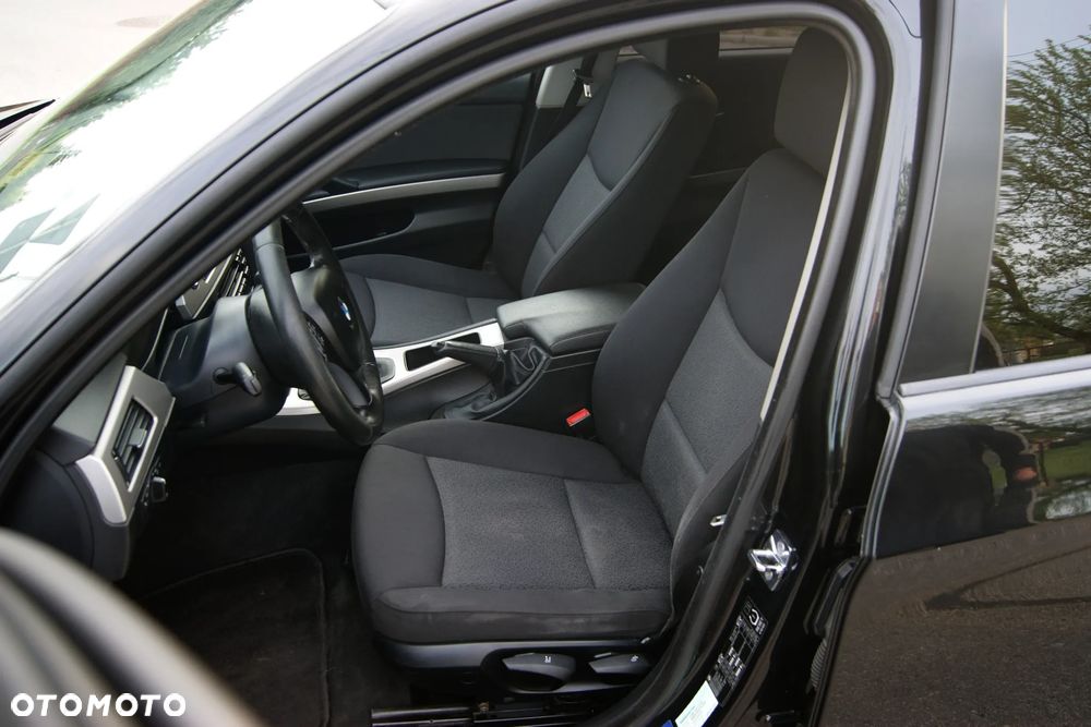 BMW Seria 3 318i - 18