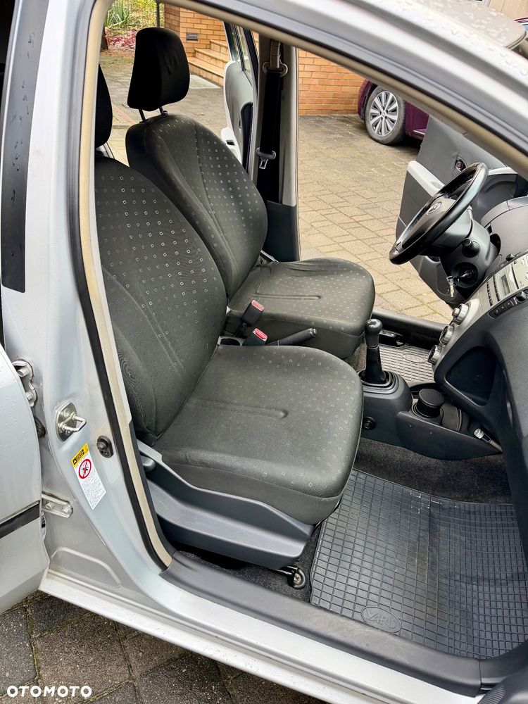 Toyota Yaris 1.3 Luna - 17