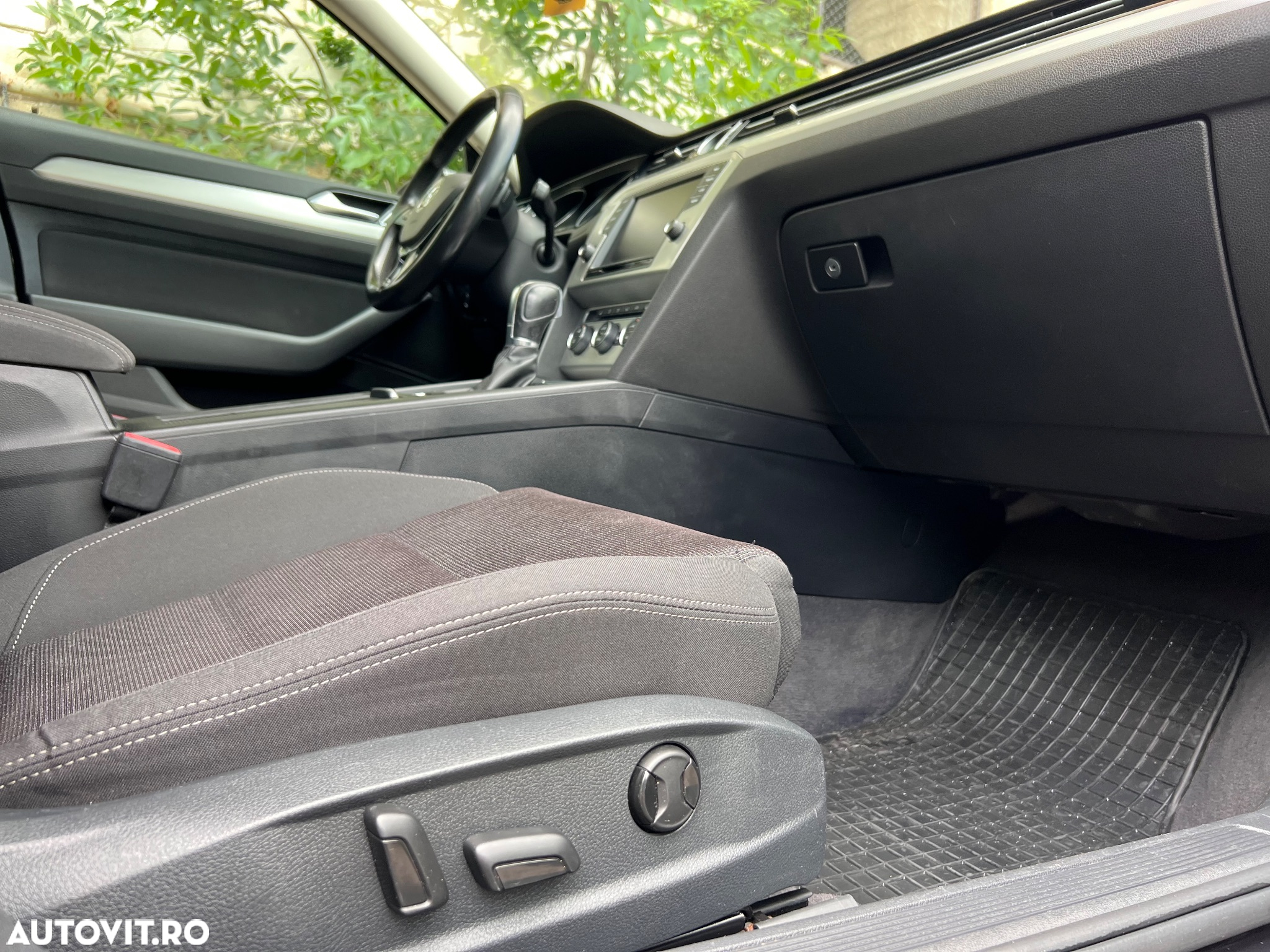 Volkswagen Passat Variant 2.0 TDI DSG (BlueMotion Technology) Trendline - 11