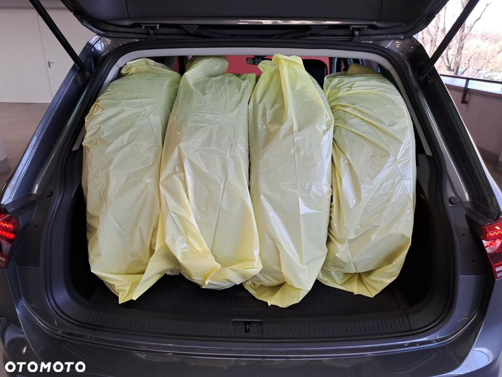 Volkswagen Tiguan - 16