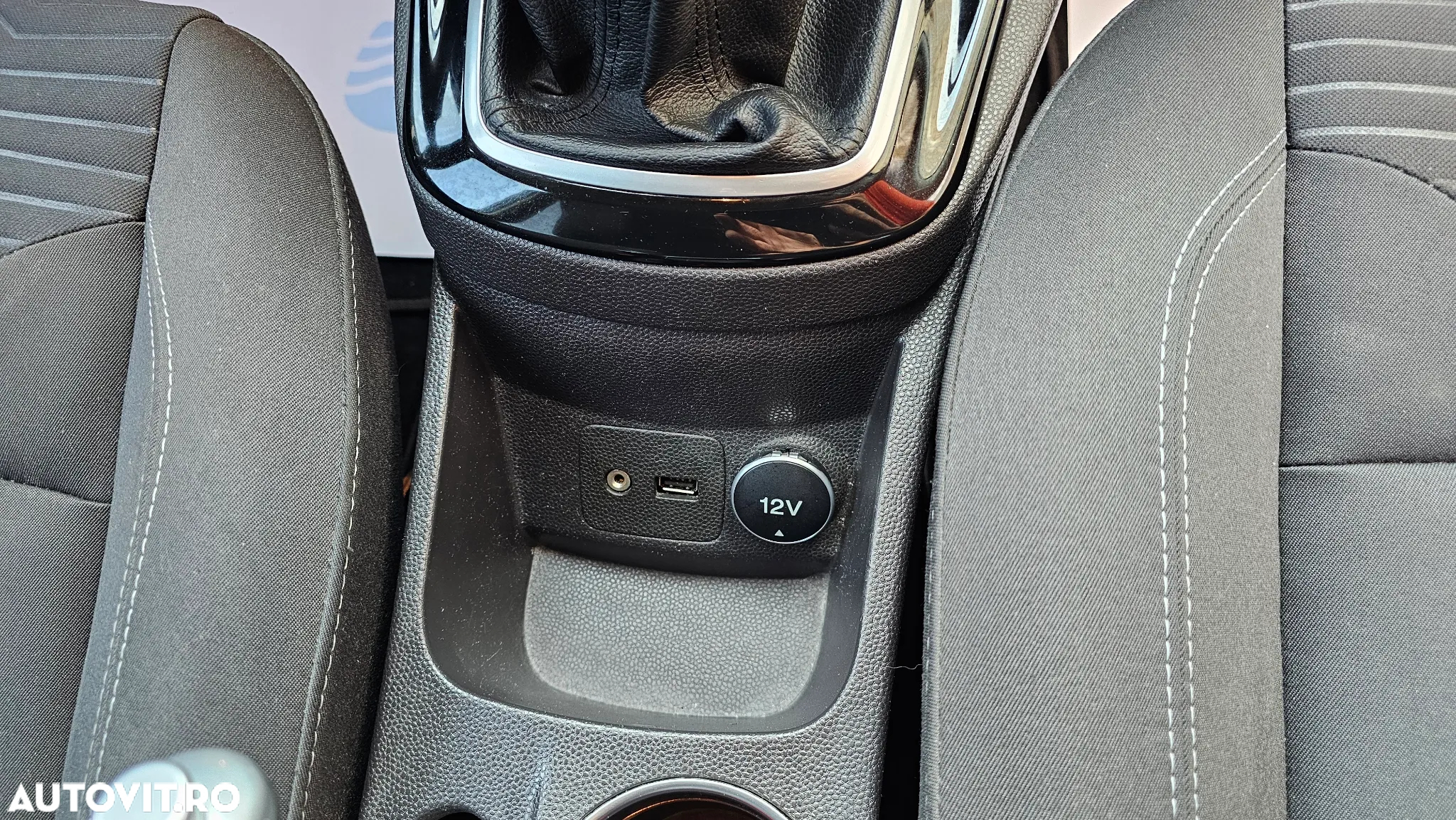 Ford Fiesta 1.0 EcoBoost Start-Stop Titanium - 20