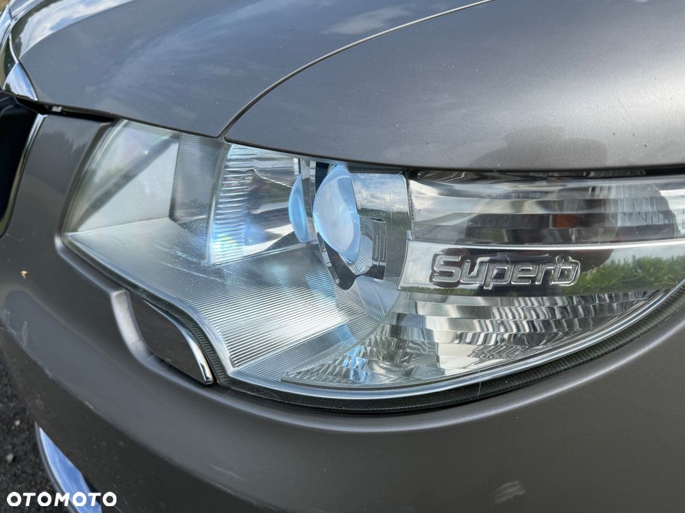 Skoda Superb 2.0 TDI Business - 8