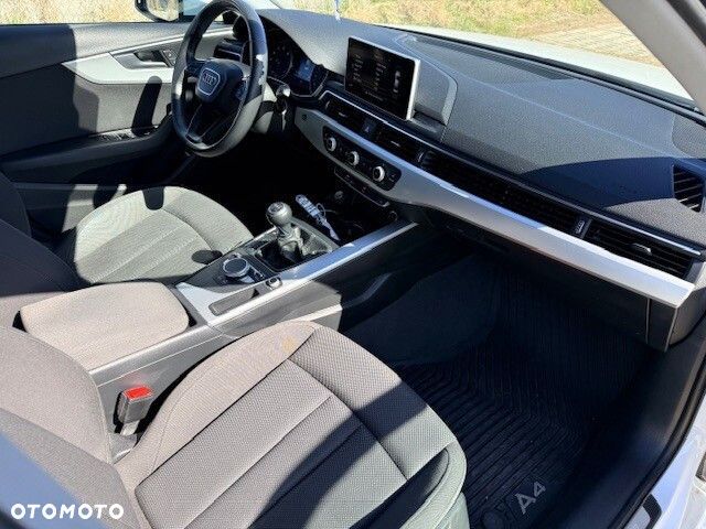 Audi A4 Limousine - 6