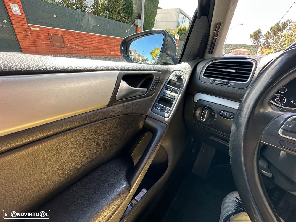 VW Golf 1.6 TDi Highline DSG - 18