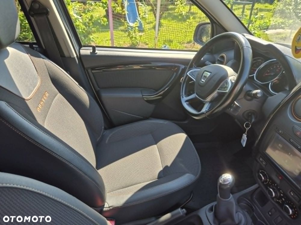 Dacia Duster 1.6 SCe Urban Explorer S&S - 27
