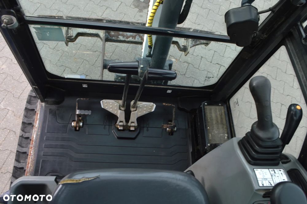 Bobcat E19 - 13