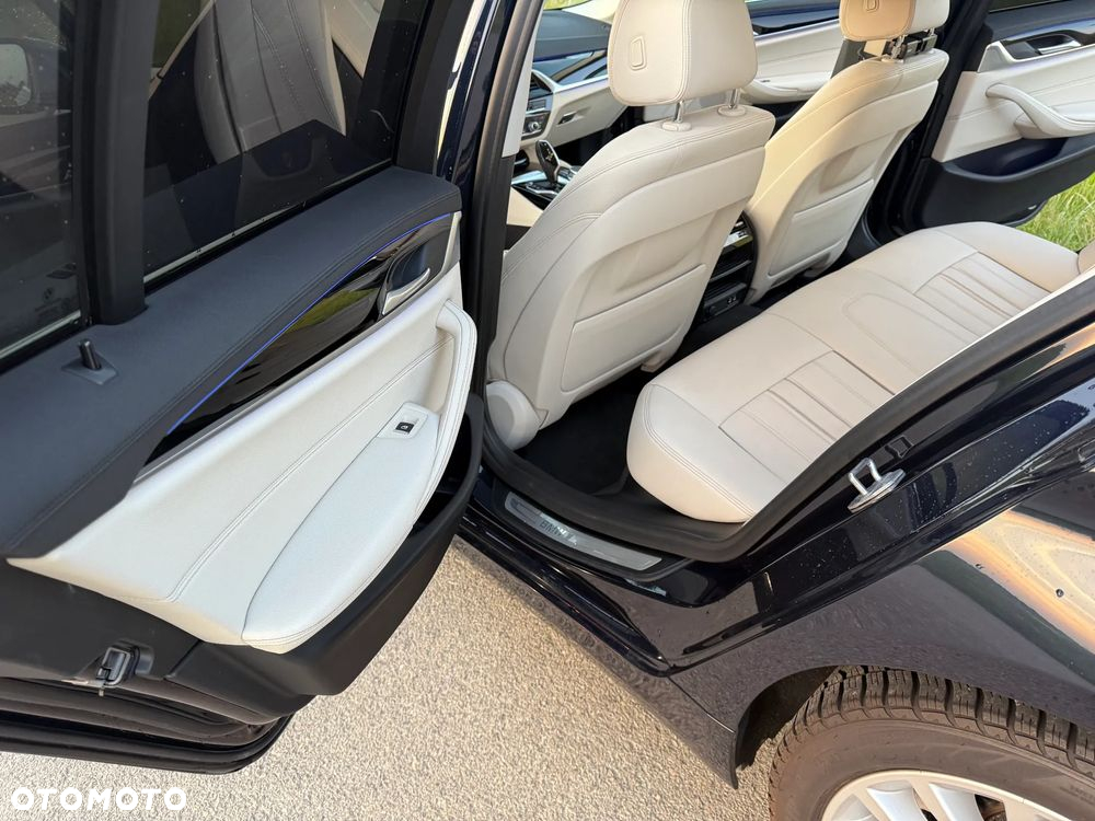 BMW Seria 5 520d Luxury Line - 17