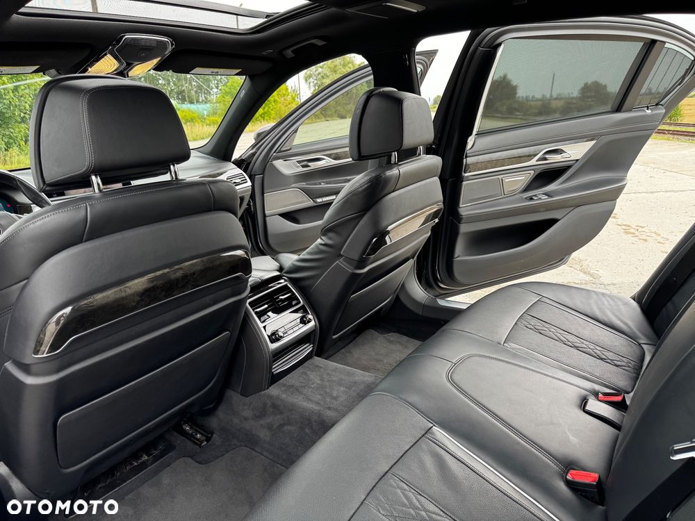 BMW Seria 7 750i - 15