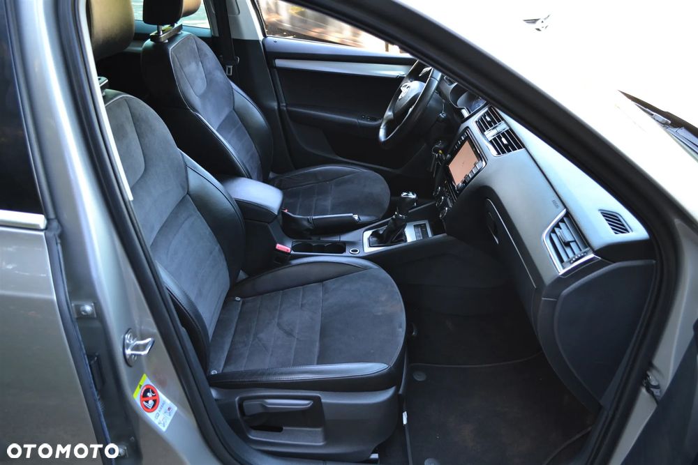 Skoda Octavia 1.6 TDI DPF DSG Elegance - 25