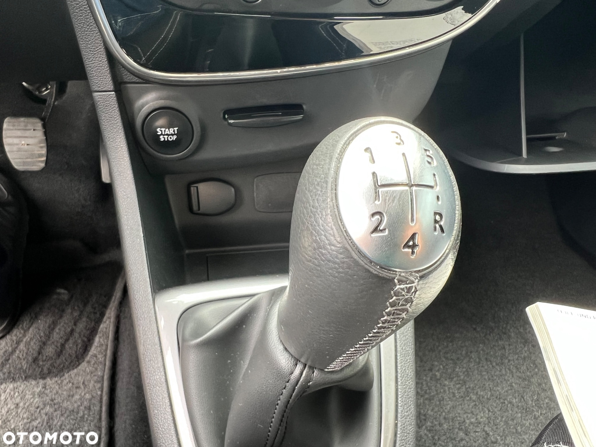 Renault Clio 0.9 Energy TCe Limited - 28
