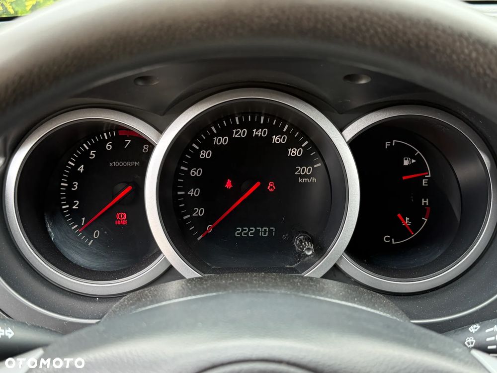 Suzuki Grand Vitara 2.0 Club - 14