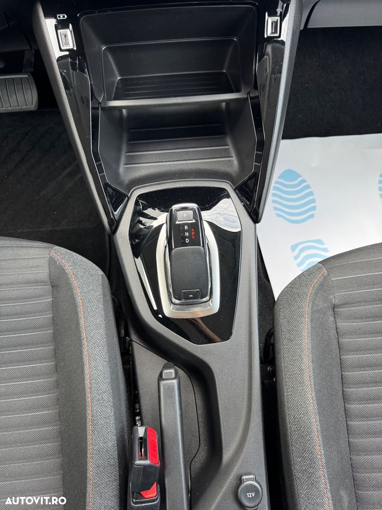 Peugeot 208 - 7