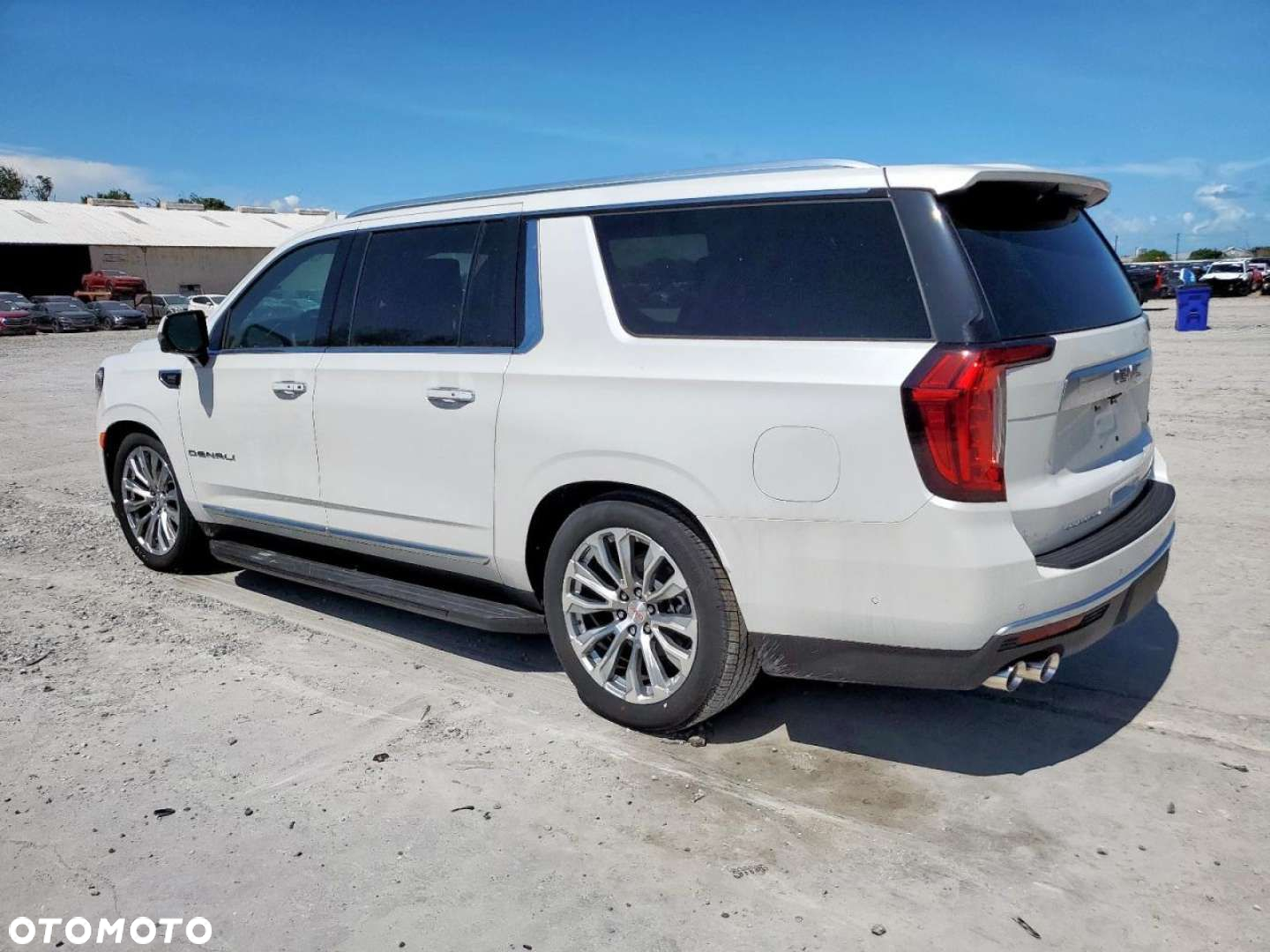 GMC Yukon - 2