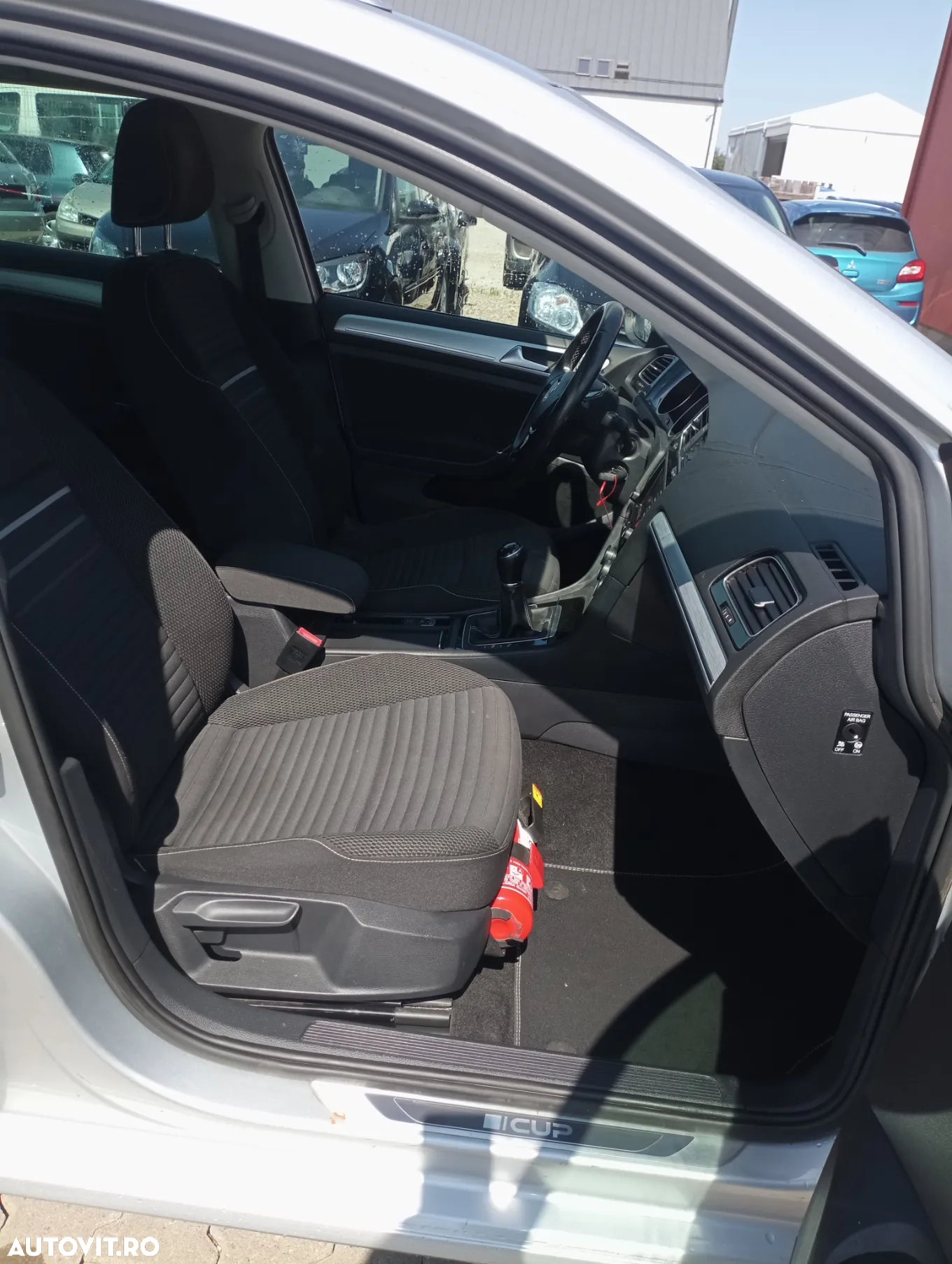 Volkswagen Golf - 10