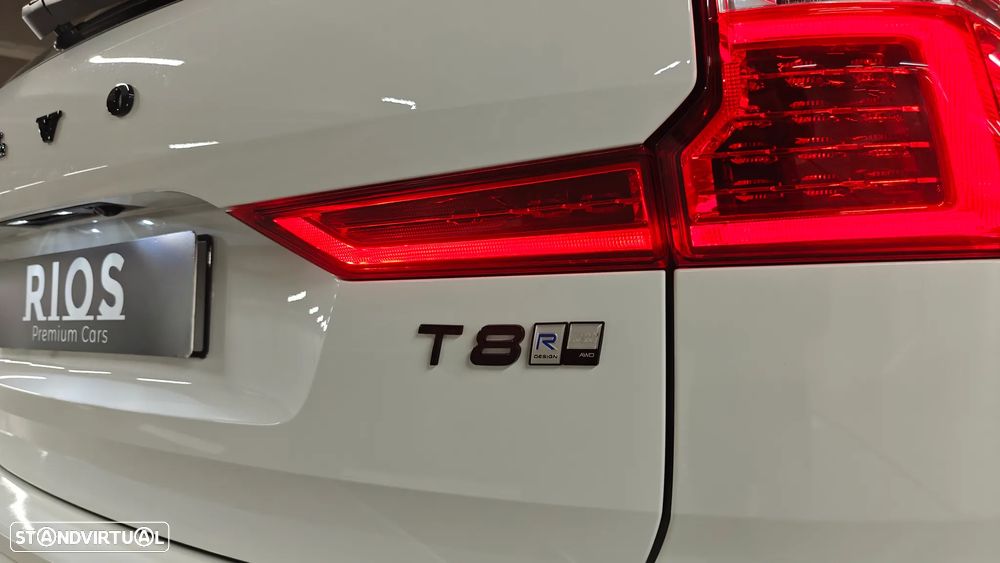 Volvo XC 60 2.0 T8 PHEV R-Design AWD - 16