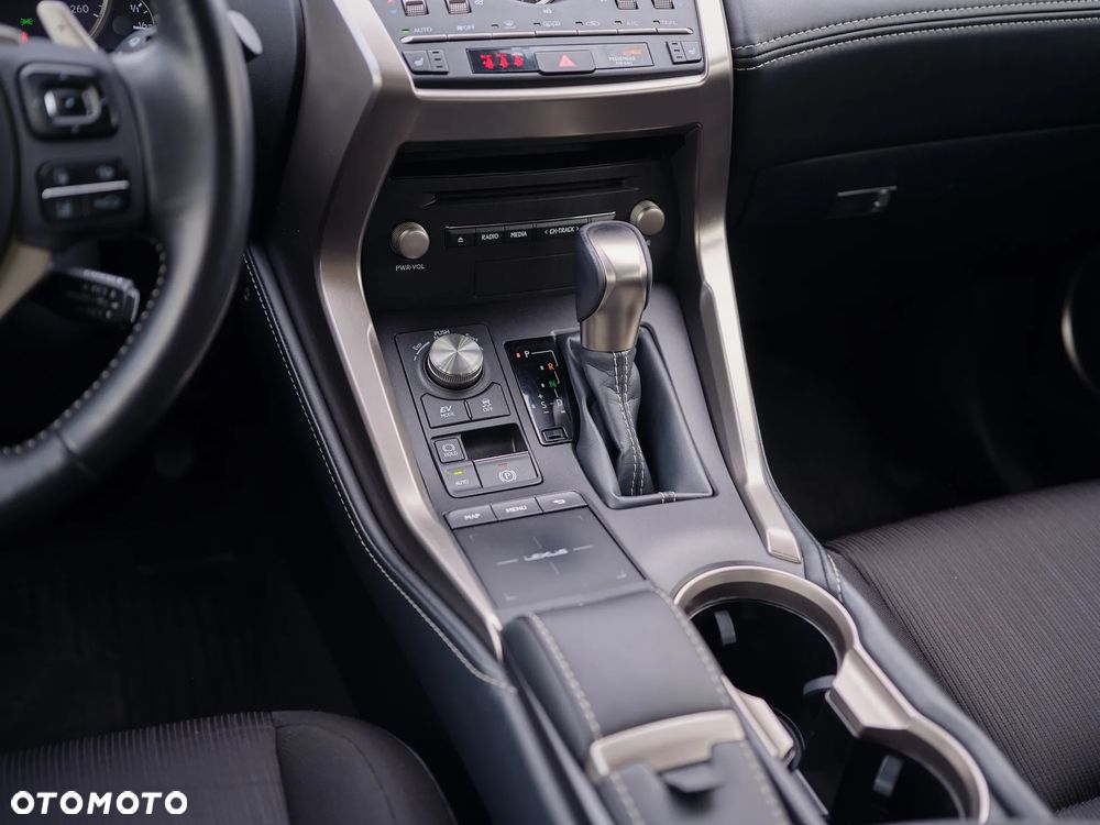 Lexus NX 300h Elegance + Business AWD - 21