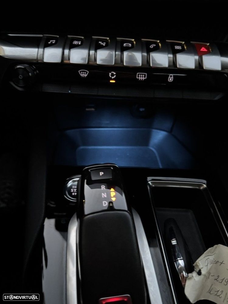 Peugeot 3008 1.2 PureTech Allure EAT8 - 23