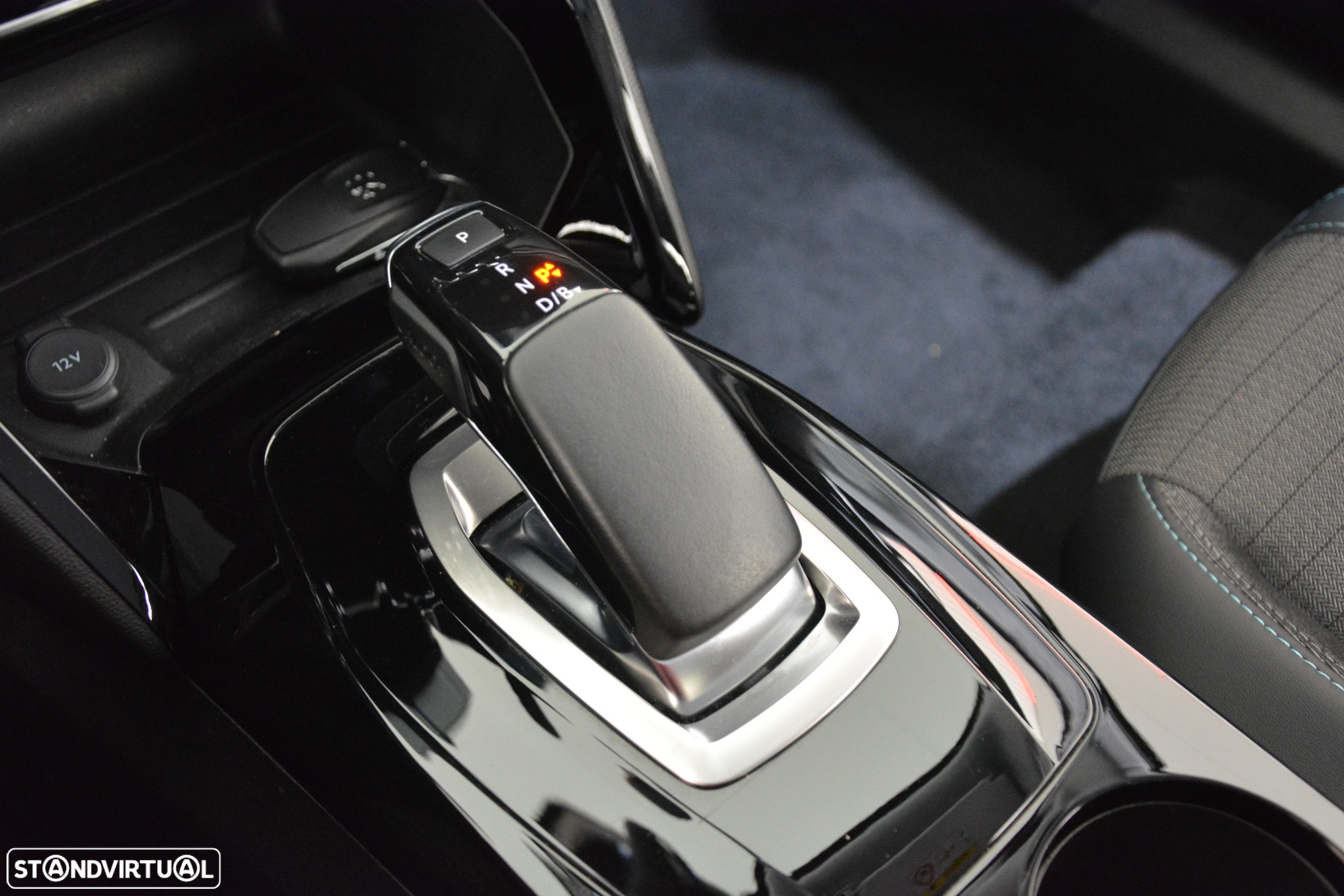 Peugeot e-2008 50 kWh Allure Pack - 26