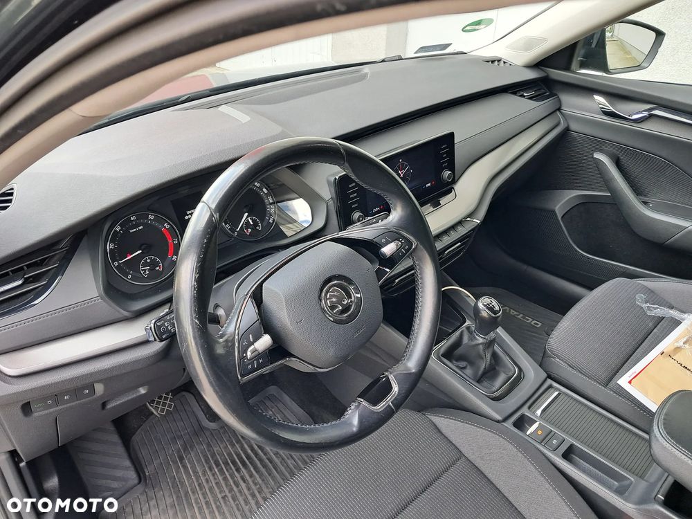 Skoda Octavia 1.5 TSI ACT Ambition - 8