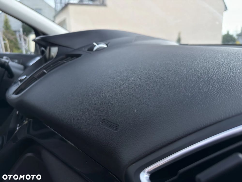 Ford Kuga 2.0 TDCi FWD Edition - 26