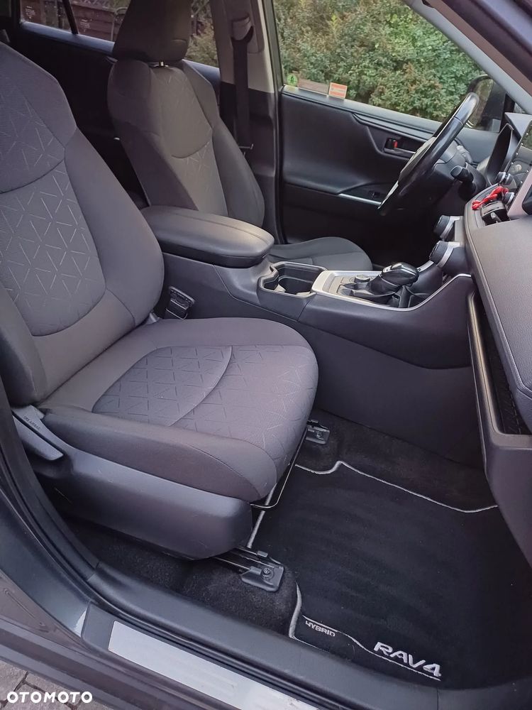 Toyota RAV4 - 9