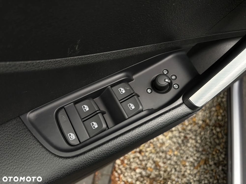 Audi Q2 35 TDI S tronic - 32