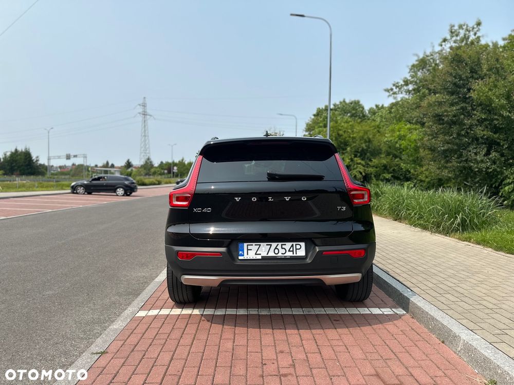 Volvo XC 40 T3 R-Design - 4