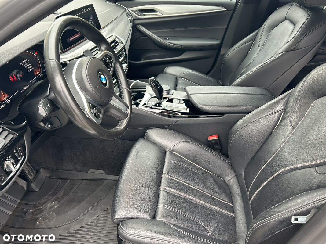 BMW Seria 5 520d xDrive M Sport sport - 12