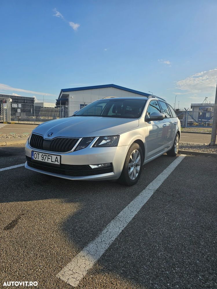 Skoda Octavia 1.6 TDI DSG Style - 1