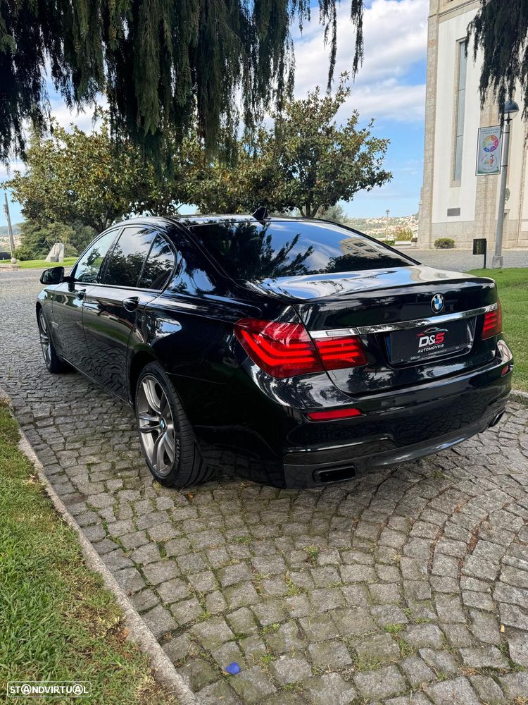 BMW 750 d xDrive Pack M - 7