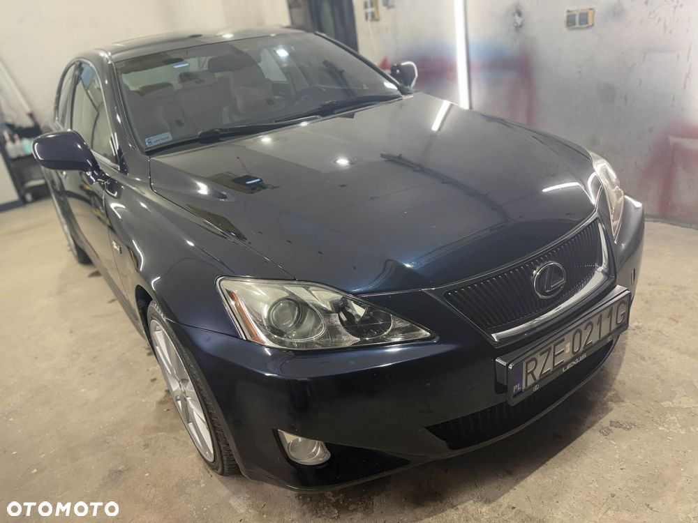 Lexus IS - 2