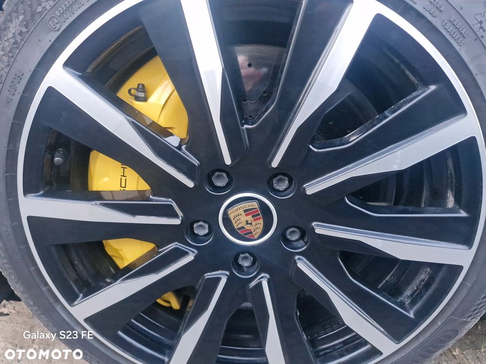 Porsche Taycan Turbo S - 23