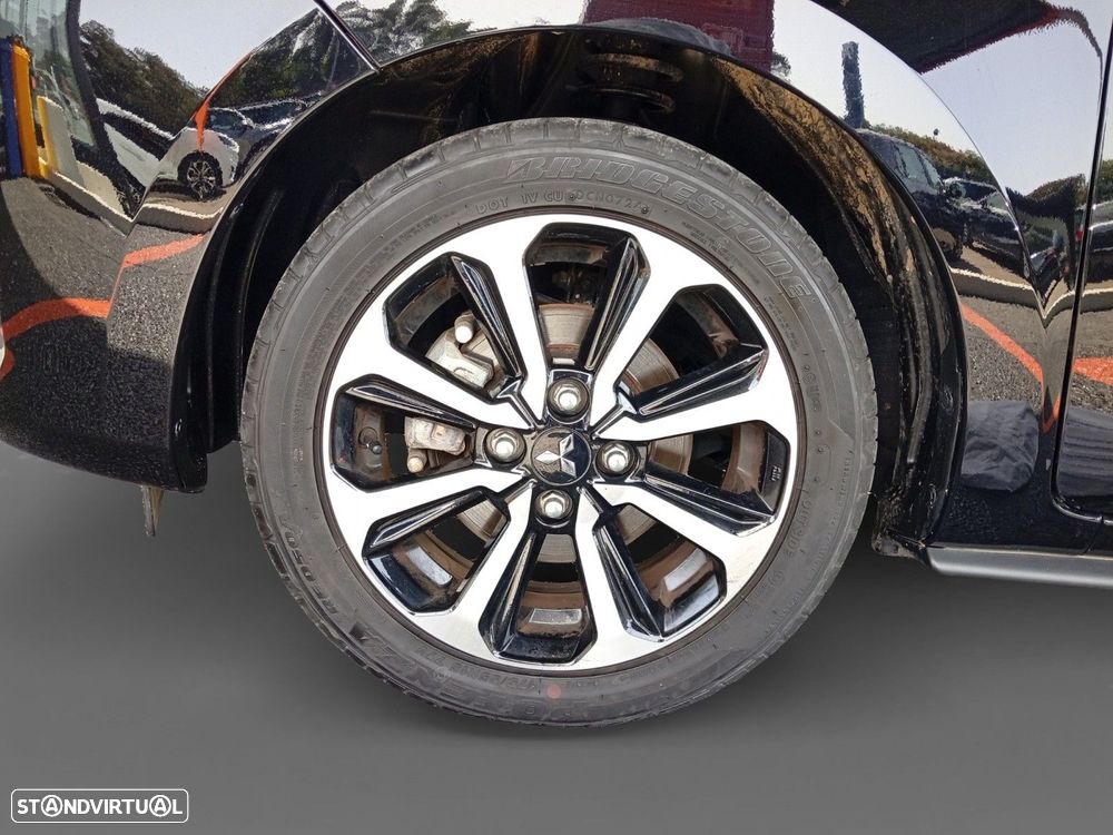 Mitsubishi Space Star 1.2 Intense Connect Edition — fotografia 14